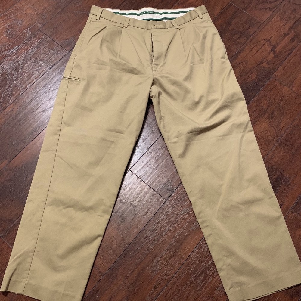 Men's Tan Chinos - Classic Flat-Front Khakis